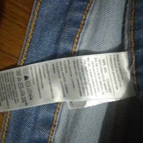 Signature By Levi  High-Rise Loose Straight Jeans Sz 38Wx32L New with Tag - Picture 13 of 16
